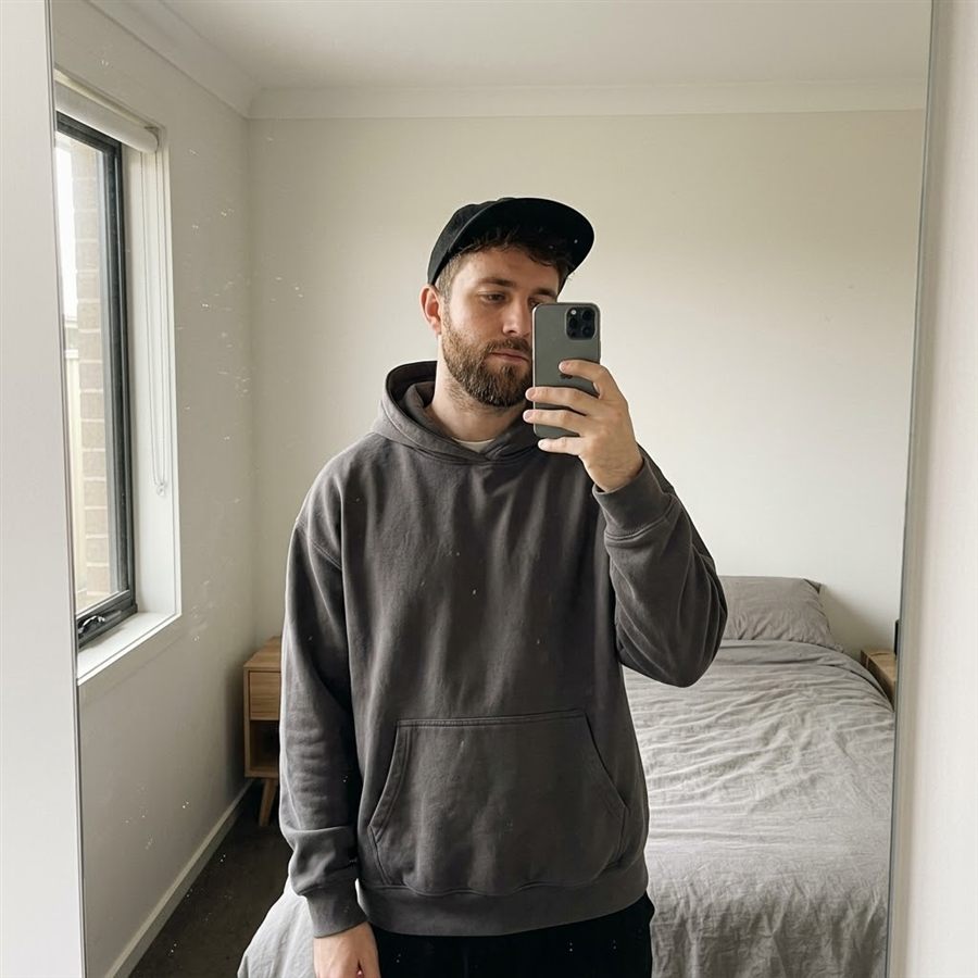 Casual streetwear outfit